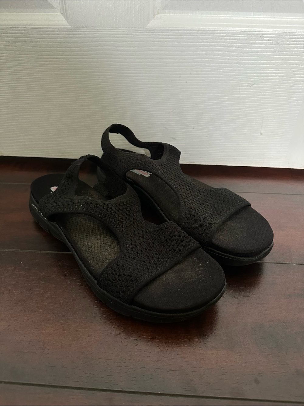 Size 11 Skechers Women’s Dual-Lite Memory Foam Slingback Sandals Black Comfort - Picture 2 of 8